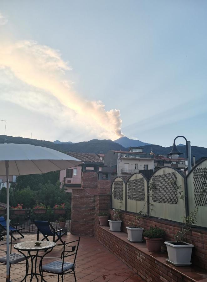 Villa Rosa Etna Apartments Zafferana Etnea Esterno foto