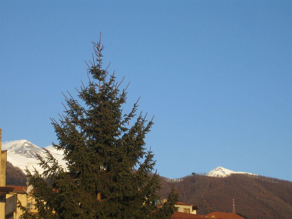 Villa Rosa Etna Apartments Zafferana Etnea Esterno foto